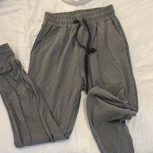 Greg joggers with pockets